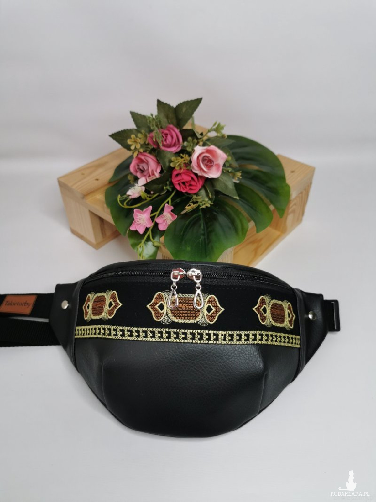 Nerka saszetka biodrowa mini torebka na pas w rozmiarze L - z haftem