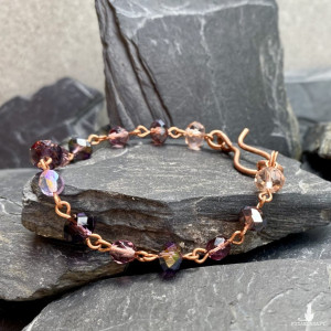 bransoletka miedziana ze szklanymi koralikami