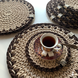 Podkładki pod talerze plus gratisik