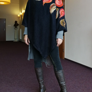 poncho z dzianiny wełnianej czarnej