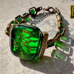 Promyk w stawie - bransoleta z żywicy i szkła