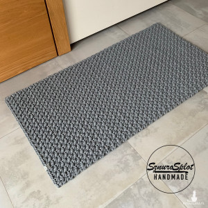 Prostokątny dywan ze sznurka