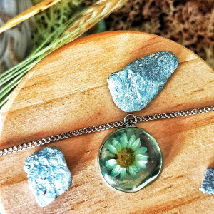 Naszyjnik z suszoną gliksją