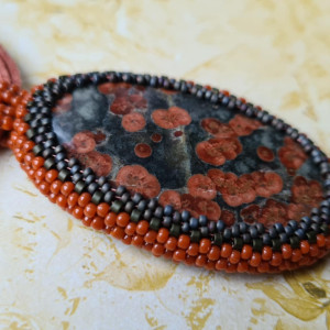 Wisior z obsydianem orzechowym