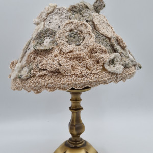 Piękna stylowa lampka z oryginalnym ręcznie robionym abażurem