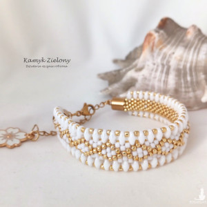 Bransoletka "gąsieniczka" z kwiatkiem - wykończenia ze stali szlachetnej