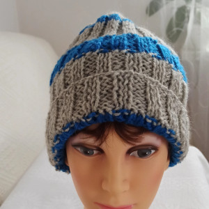 Czapka w paski oversize