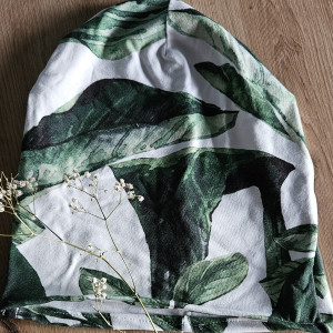 Czapka w zielone piękne liście dla każdego