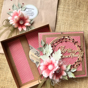 225,emerytura - kartka na emeryturę w pudełku z torebką