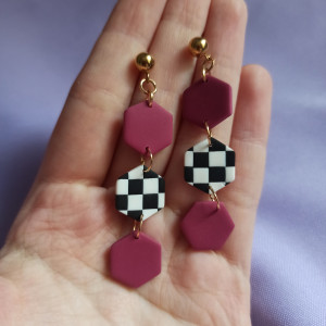 Halloweenowe kolczyki w biało czarną kratę