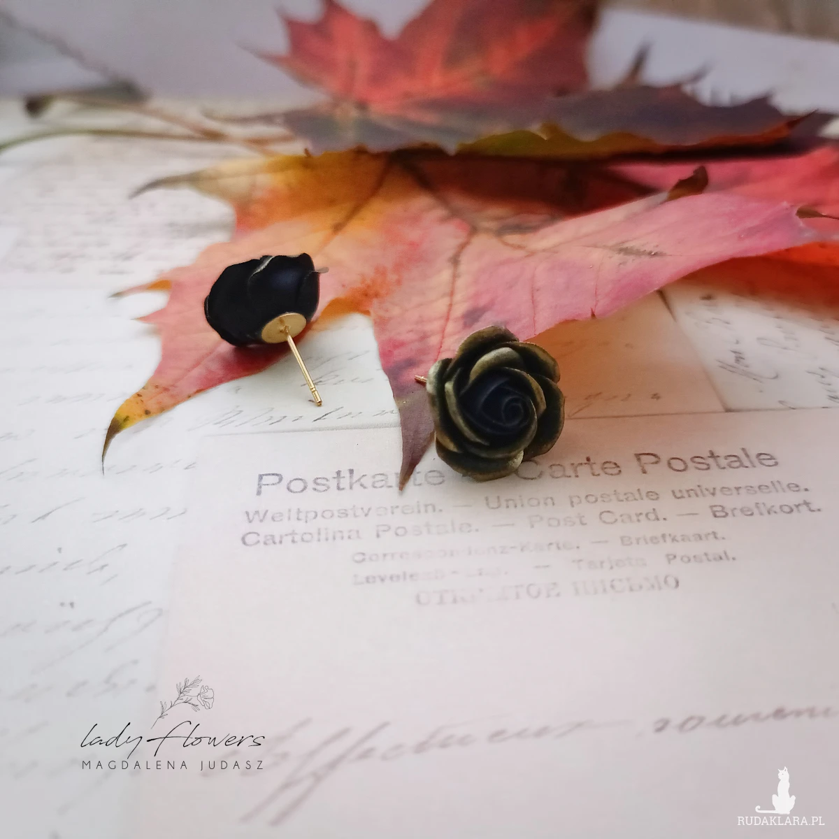 Kolczyki z czarnymi różyczkami