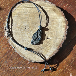 polymer clay wisior liście