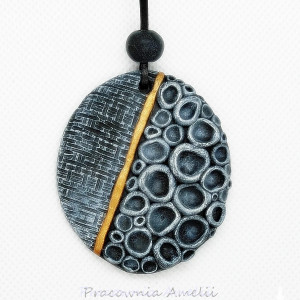 polymer clay struktury w szarościach duży wisior