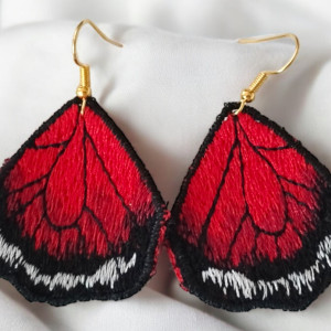 Haftowane kolczyki skrzydła motyla - czerwone
