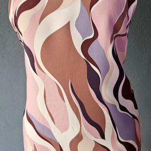 Fartuch, fartuszek klasyczny w dwóch wzorach gładki i abstrakcyjne fale