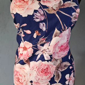 Fartuch, fartuszek klasyczny w dwóch wzorach kwiaty i abstrakcyjne kwiaty