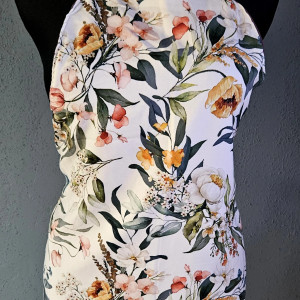 Fartuch, fartuszek klasyczny w dwóch wzorach kwiatowy i gładki