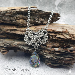 Naszyjnik chainmaille - muszla paua