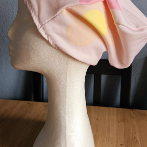 Czapka  w geometryzne kwiatki