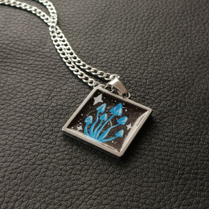 Ręcznie robiony wisiorek "Czarodziejskie grzuby"