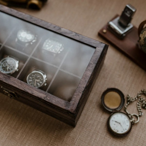 Drewniane pudełko na zegarki 8 komorowe