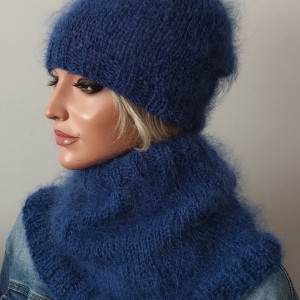 Moherowy komplet czapka  i komin w kolorze niebieskim