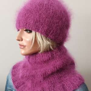 Moherowy komplet czapka  i komin w ciemnej fuksji