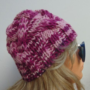 Gruba czapka w różach