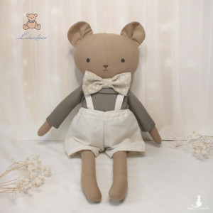 Miś Tymuś przytulanka w sweterku i spodenkach beżowych w paseczki