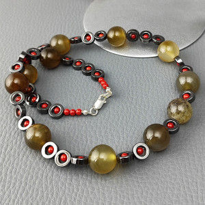 Naszyjnik z kamieniami naturalnymi