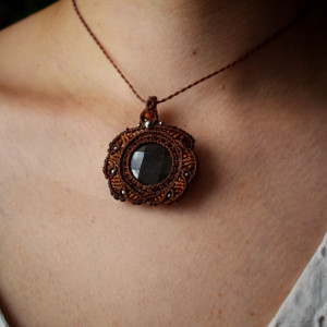 Naszyjnik z Granatem. Mikro makrama. Kamień Naturalny.