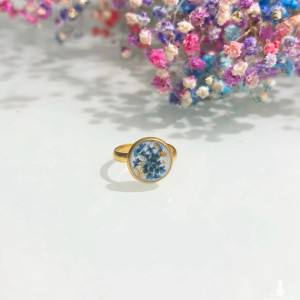 Pierścionek z kwiatem dzikiej marchwi