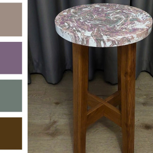 Ręcznie wykonany taboret z litego drewna sosnowego