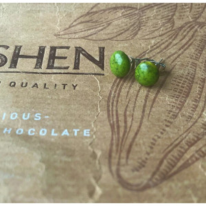 Kolczyki ceramiczne zielone sztyfty