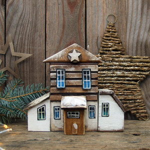 Zimowy domek - dekoracja z drewna, świąteczne ozdoby
