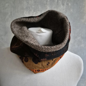 Komin kolory ziemi blisko szyi