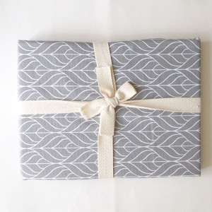 nowy obrus, szary obrus, skandynawski obrus, nowoczesny obrus 110x160, minimalizm obrus, modny obrus na stół