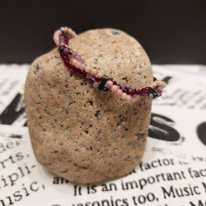 Bransoletka RÓŻ z plecionych kamieni