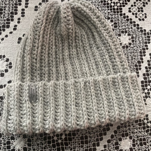 Ciepła szydełkowa czapka