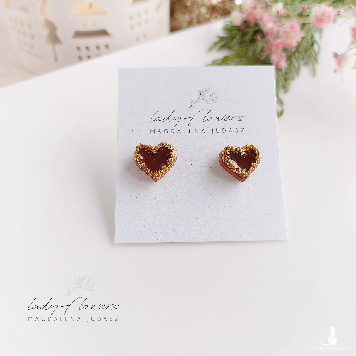 Kolczyki serduszka ze złotą posypką