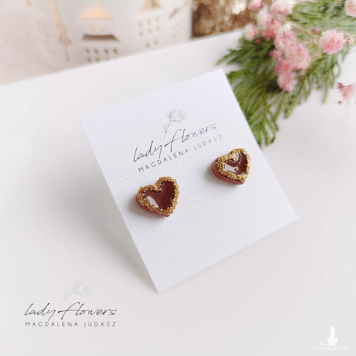 Kolczyki serduszka ze złotą posypką