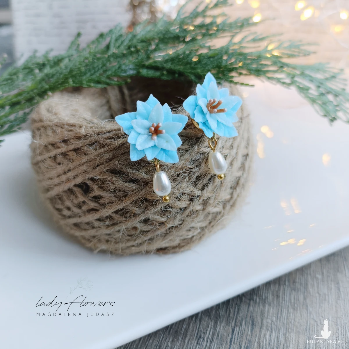 Kolczyki z błękitnymi poisencjami