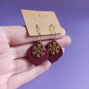 Kolczyki z gliny polimerowej z zawieszką śnieżynką