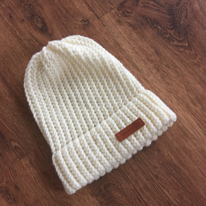 Ciepła kremowa czapka z wełną Merino