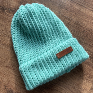 Ciepła miętowa czapka z wełną Merino