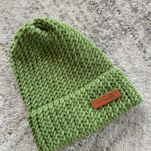 Ciepła jasno zielona czapka z wełną Merino