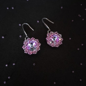 Fioletowe Wiszące Kolczyki - Kamienie Preciosa oplecione koralikami i kryształkami
