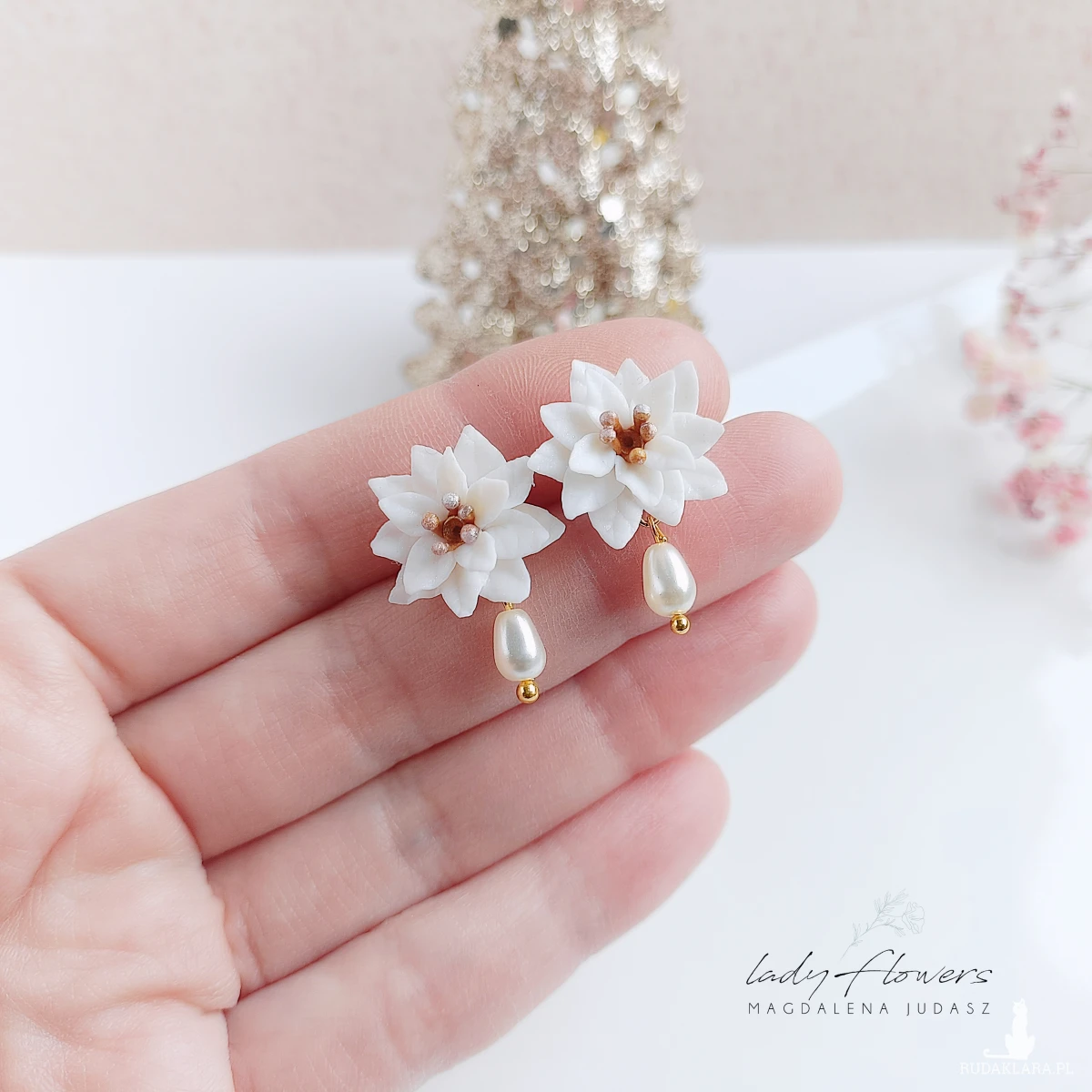 Kolczyki białe poisencje