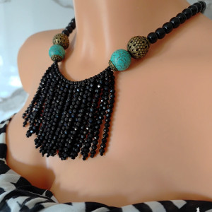 Naszyjnik Czarny Turkus Kryształki Krótki nasz24.140