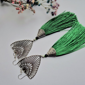Kolczyki długie zielone chwosty